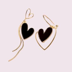 Asymmetrical Black Heart Dangle Earrings - Chic Tassel Drop Design​​